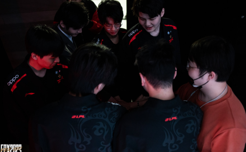 都期待着见 都期待着见